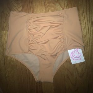 Kortni Jeane Ruched bottom 2.0